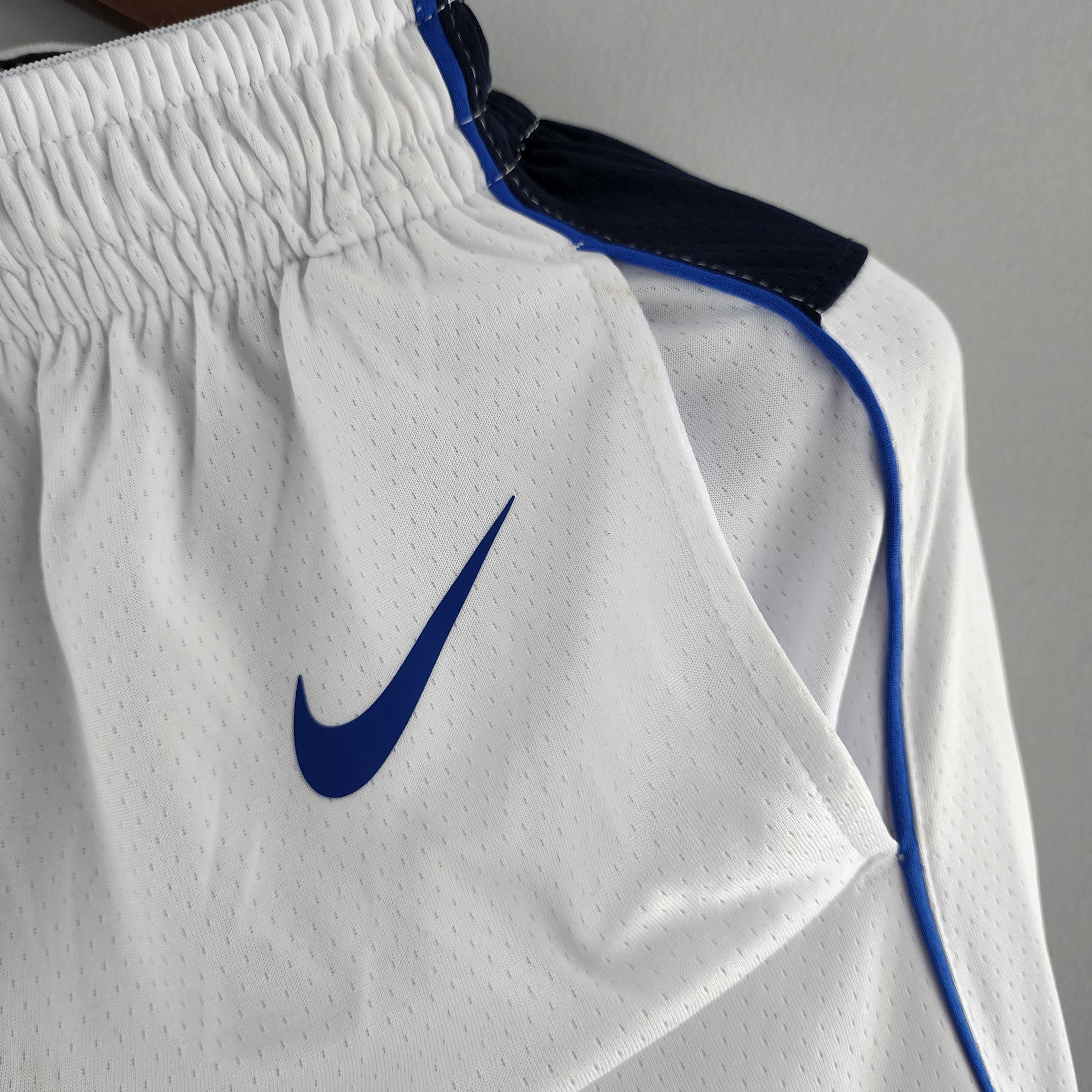 Dallas Mavericks Shorts Blanco