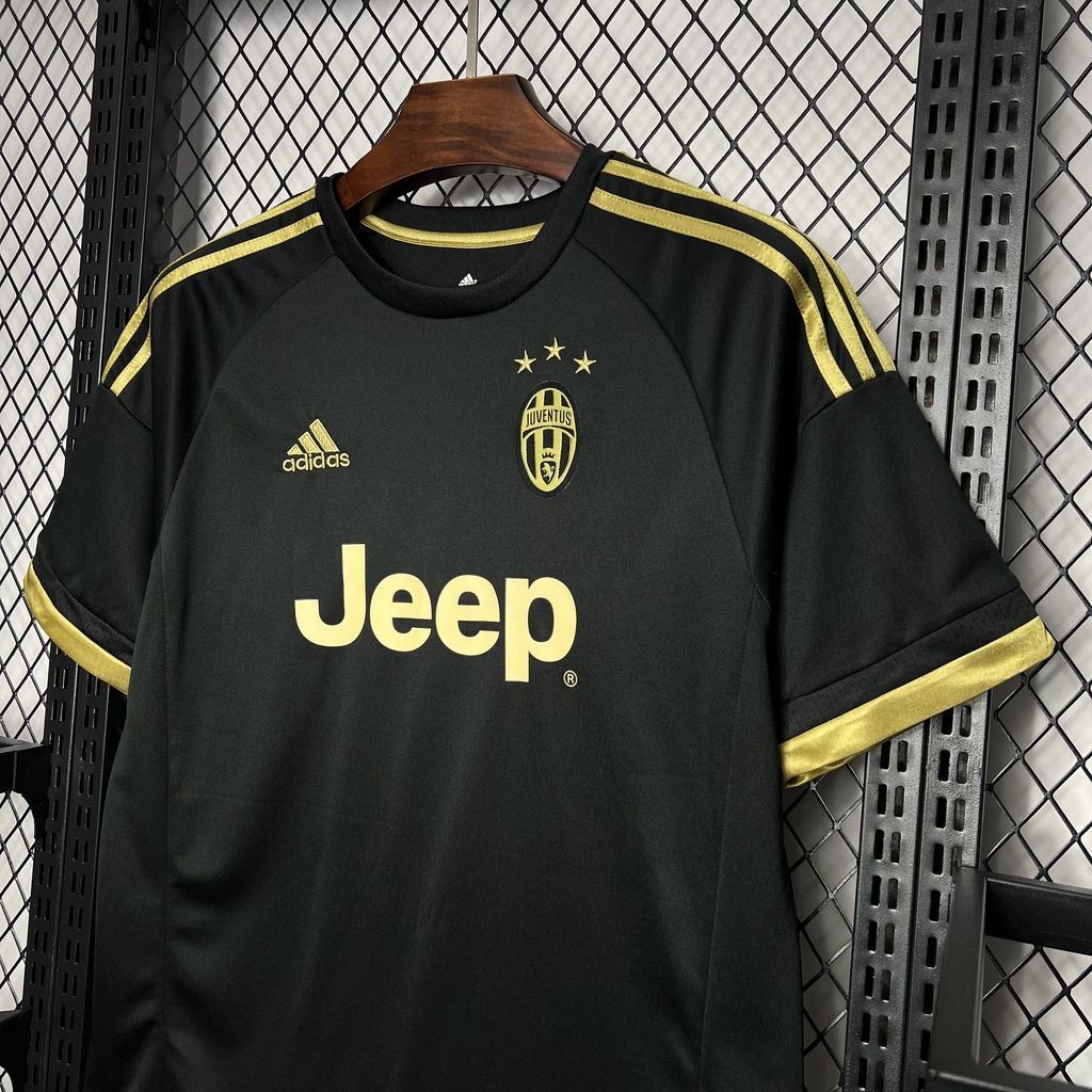 Juventus Tercera Retro 2015/16