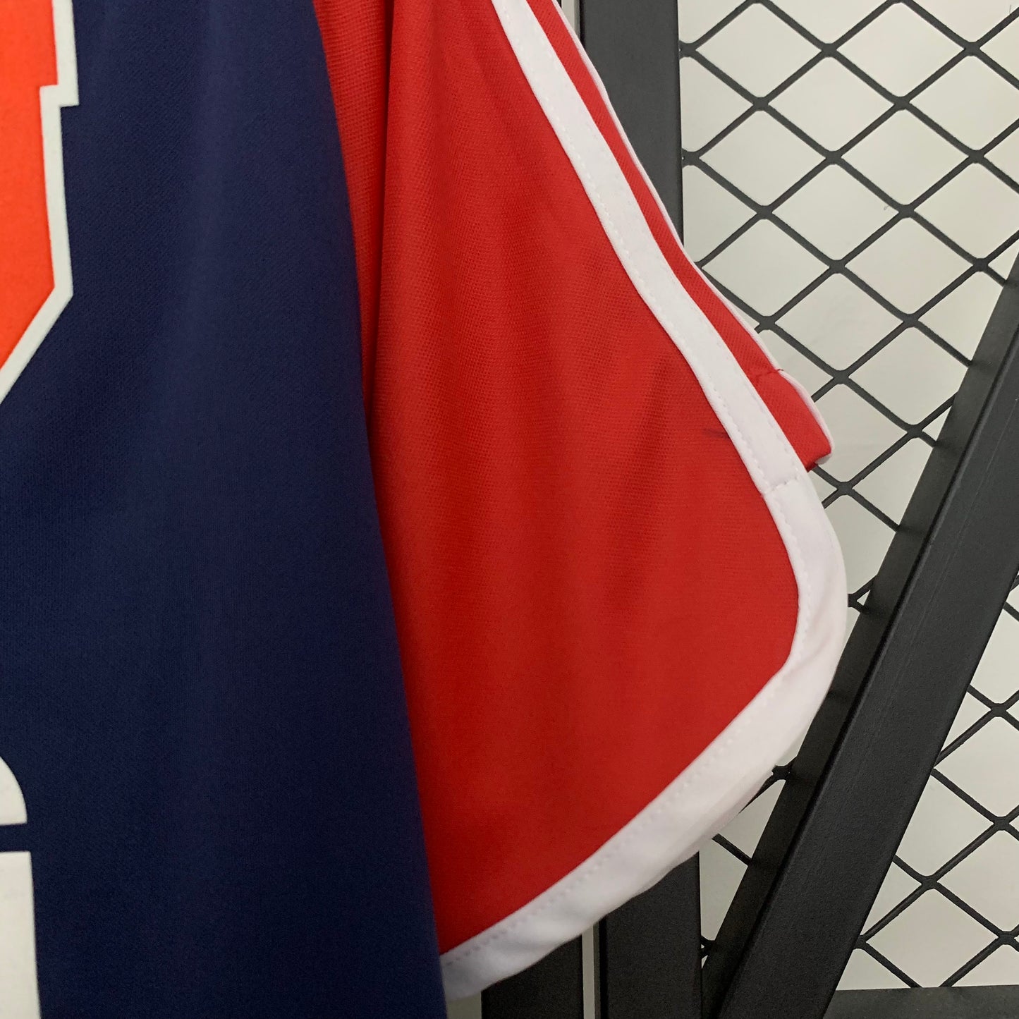 Camiseta Universidad de Chile Local Retro 2001/02 Versión Fan