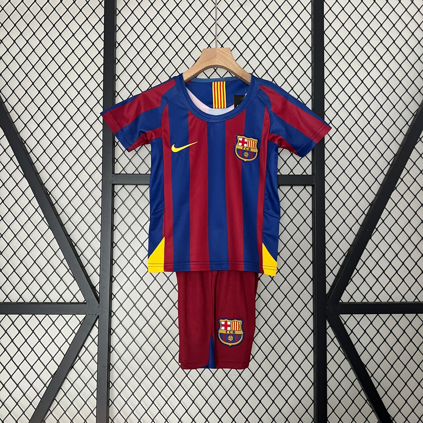 Barcelona Retro Kit Niños Local 2005/06