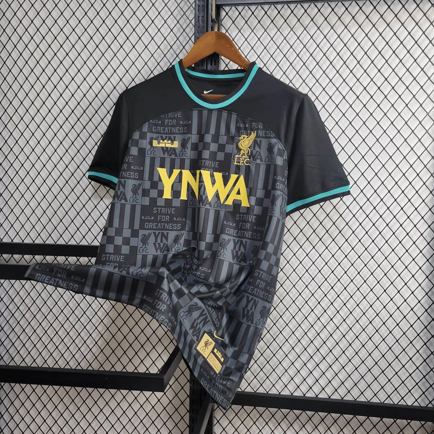 Camiseta Liverpool "LeBron James" 2023/24 Versión Fan