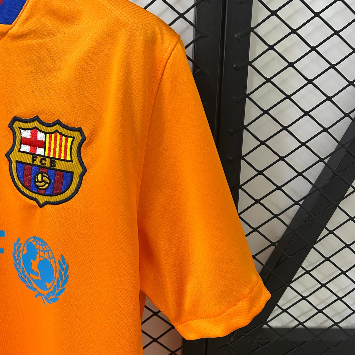 Camiseta FC Barcelona Visita Retro 2006/07 Versión Fan