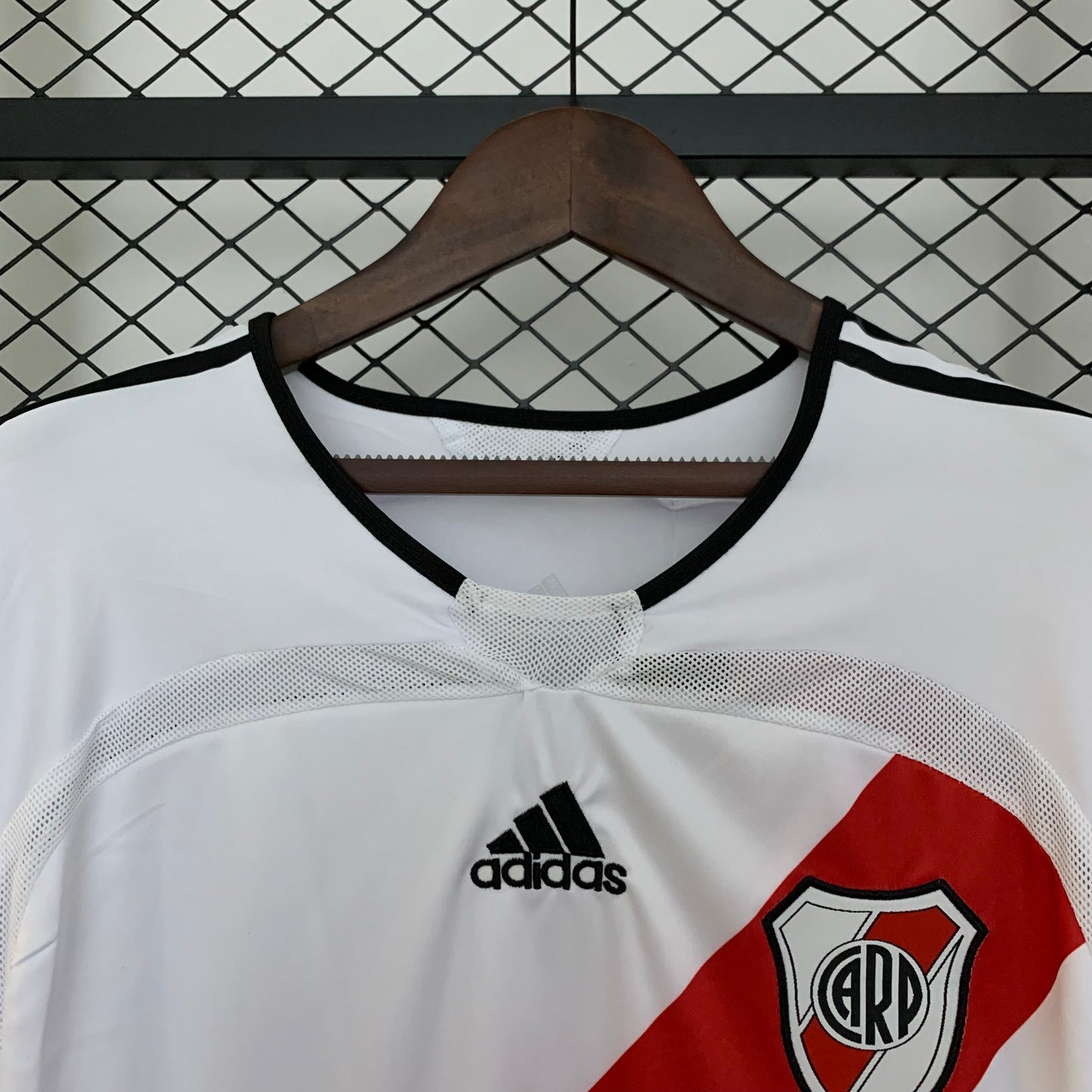 Camiseta River Plate Local Retro Manga Larga 2006/07 Versión Fan