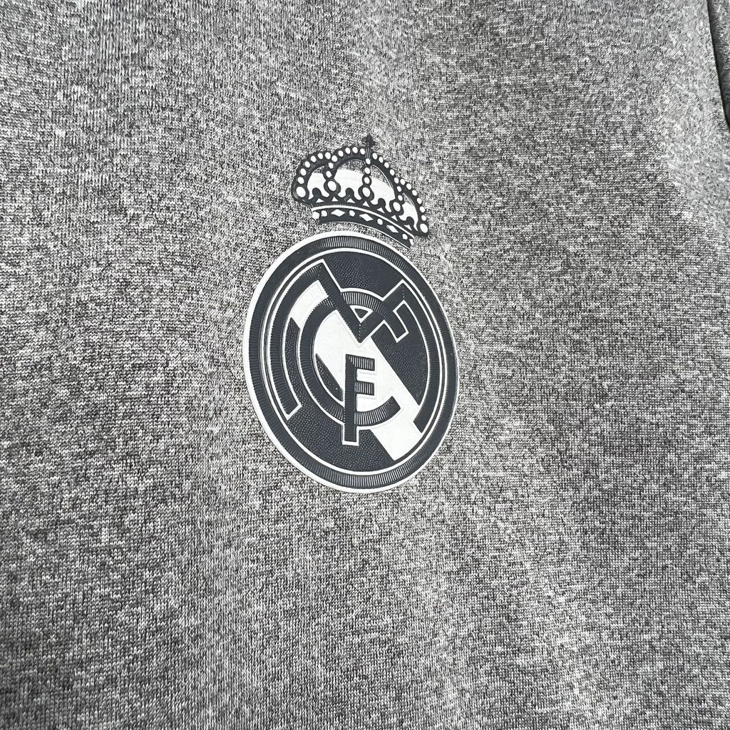 Real Madrid Visita Retro 2015/16 Versión Fan