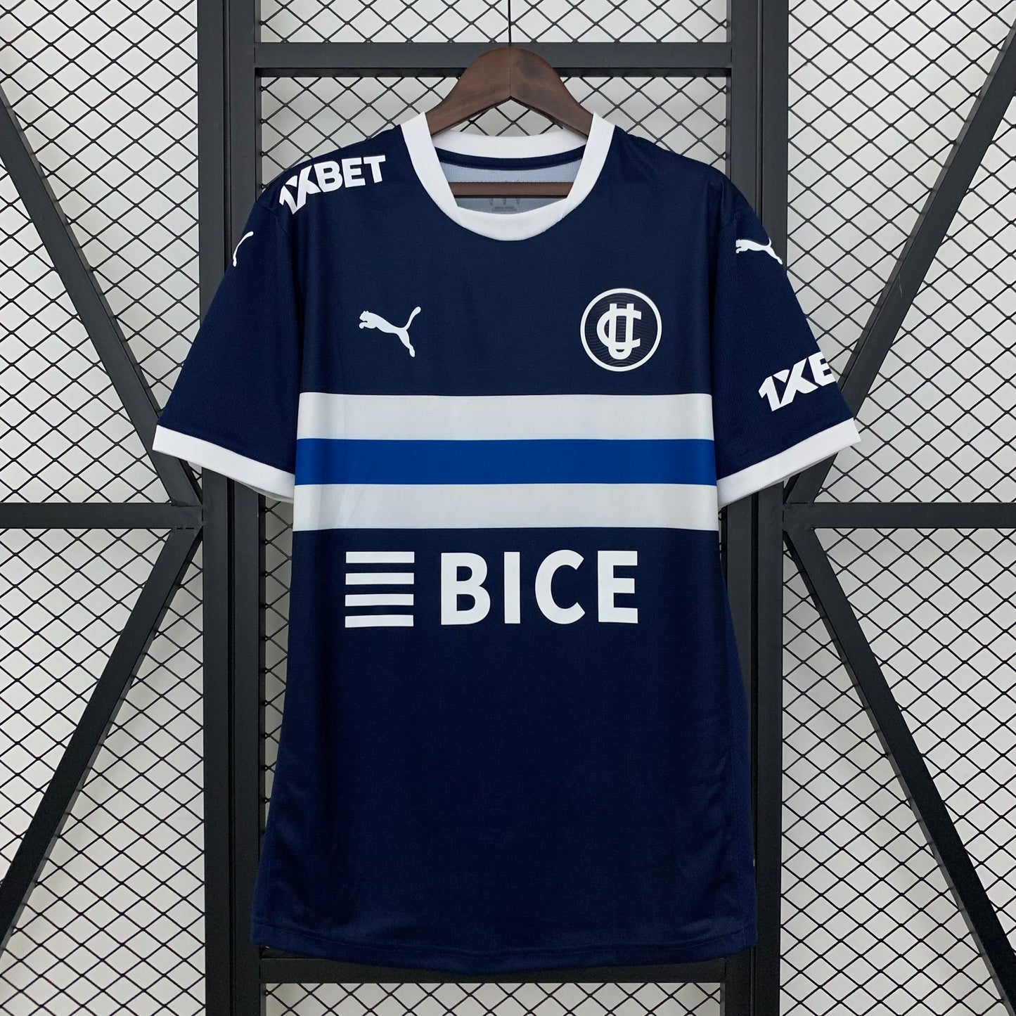 Camiseta Universidad Católica Visita 2025/26 Versión Fan