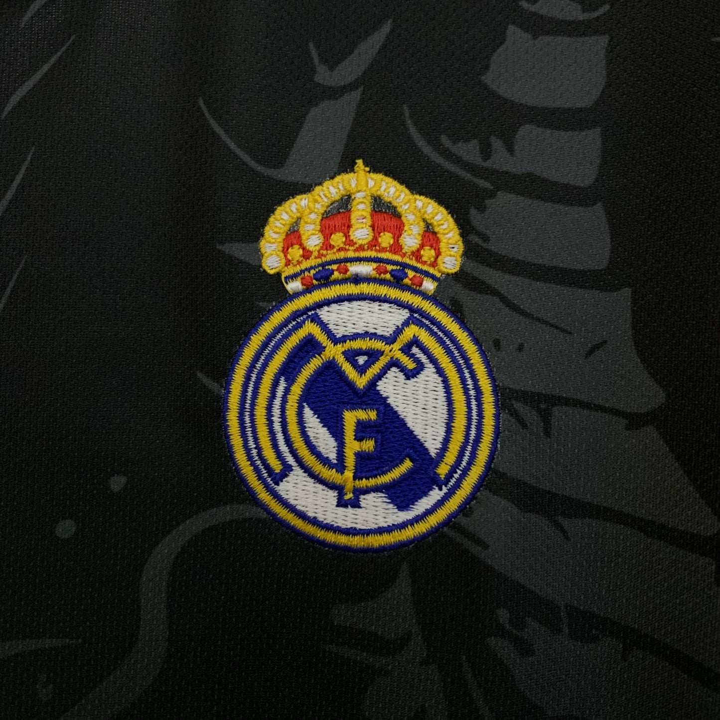 Camiseta Real Madrid Edición Black Dragon 2025/26 Versión Fan