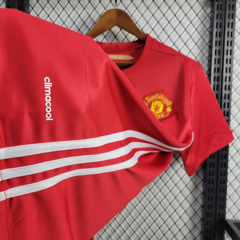 Manchester United Retro 2016/17 Versión Fan