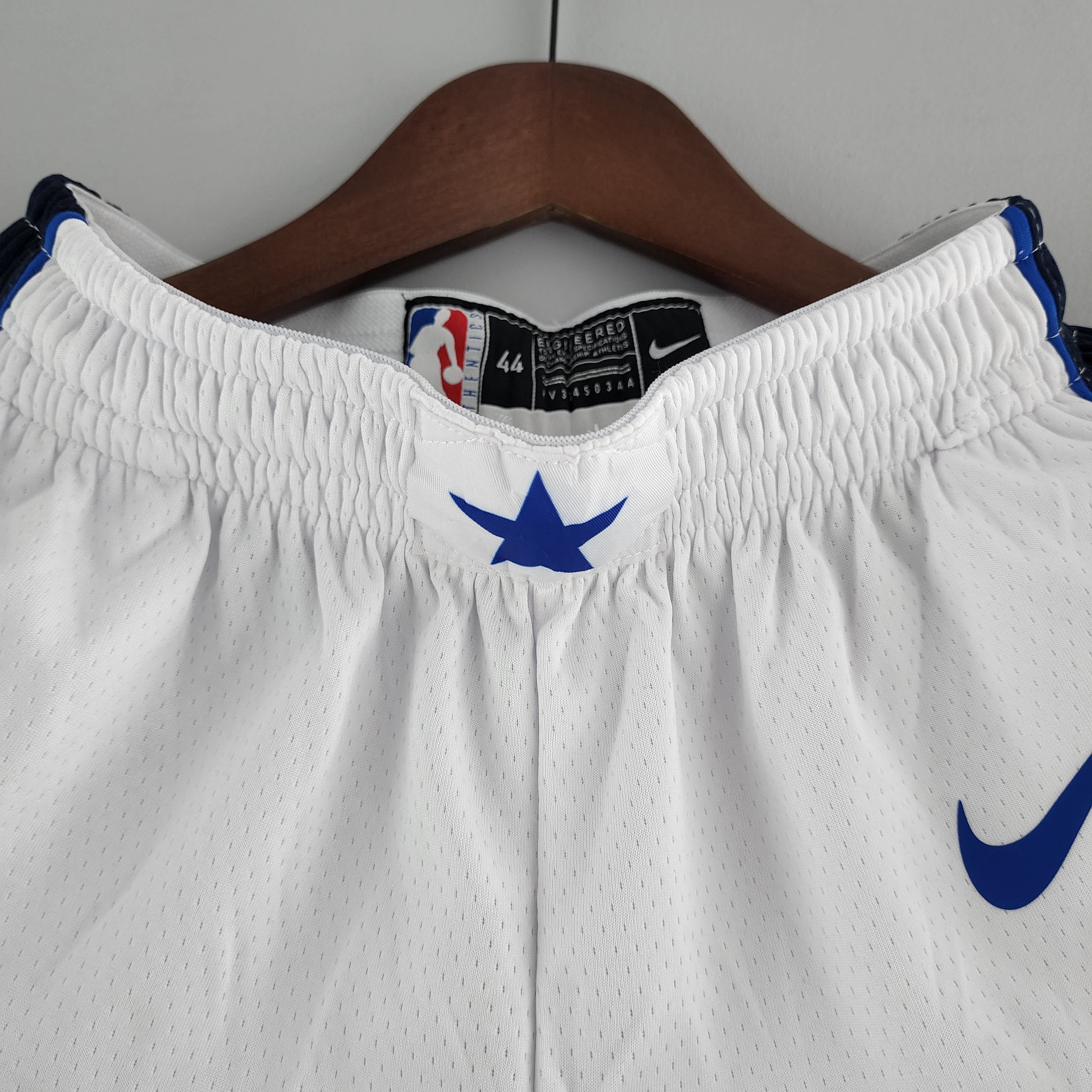 Dallas Mavericks Shorts Blanco