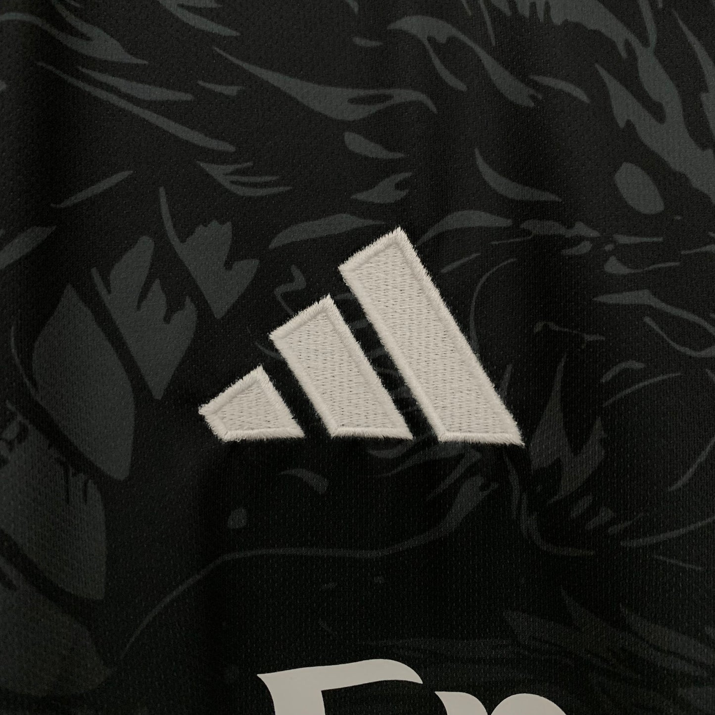 Camiseta Real Madrid Edición Black Dragon 2025/26 Versión Fan