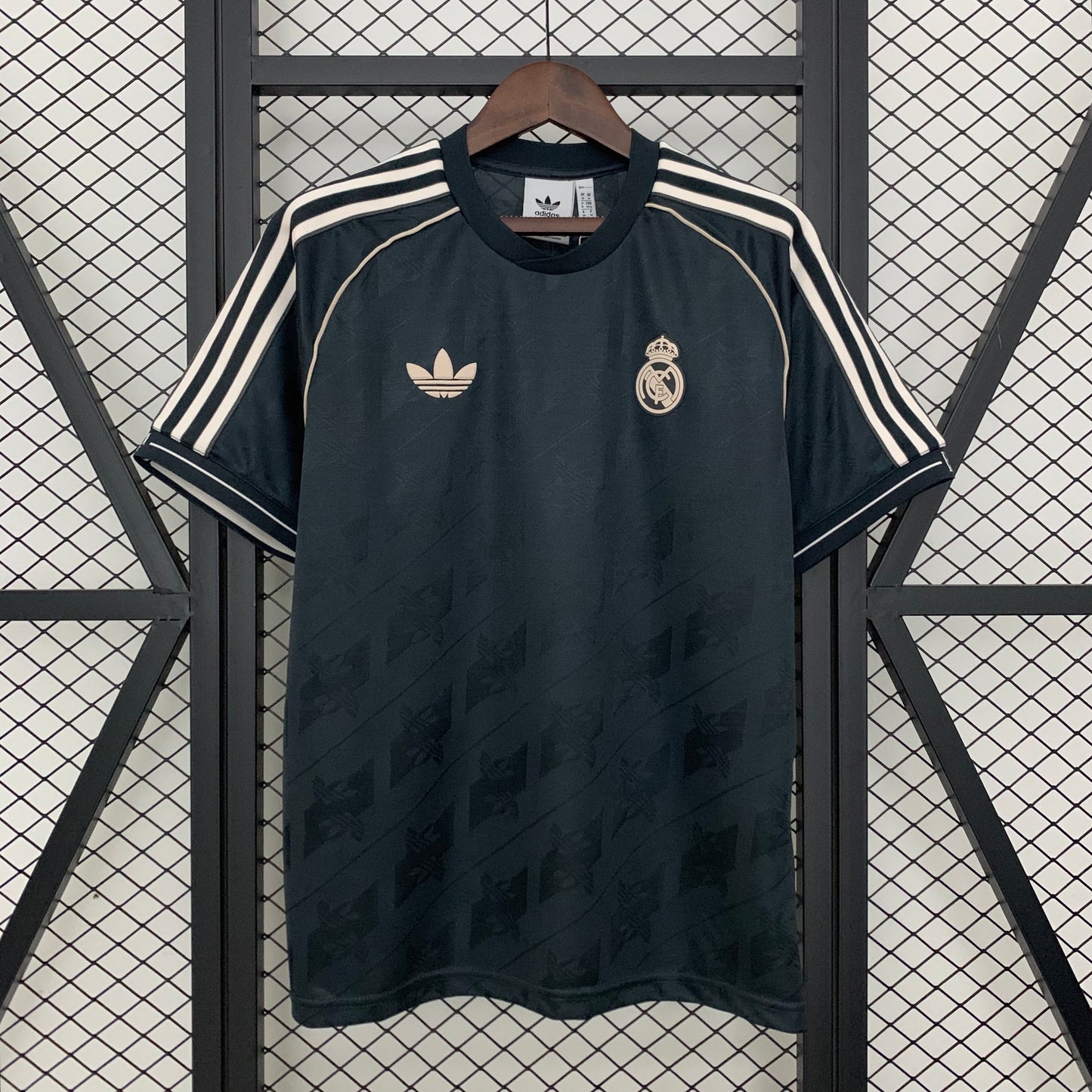 Camiseta Real Madrid Edición Especial Negra 2024/25 Versión Fan