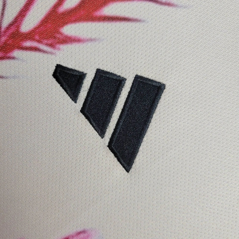 Camiseta Japón "Black and Roses" 2024 Versión Fan