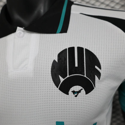 Camiseta Newcastle United Tercera 2024/25 Versión Jugador