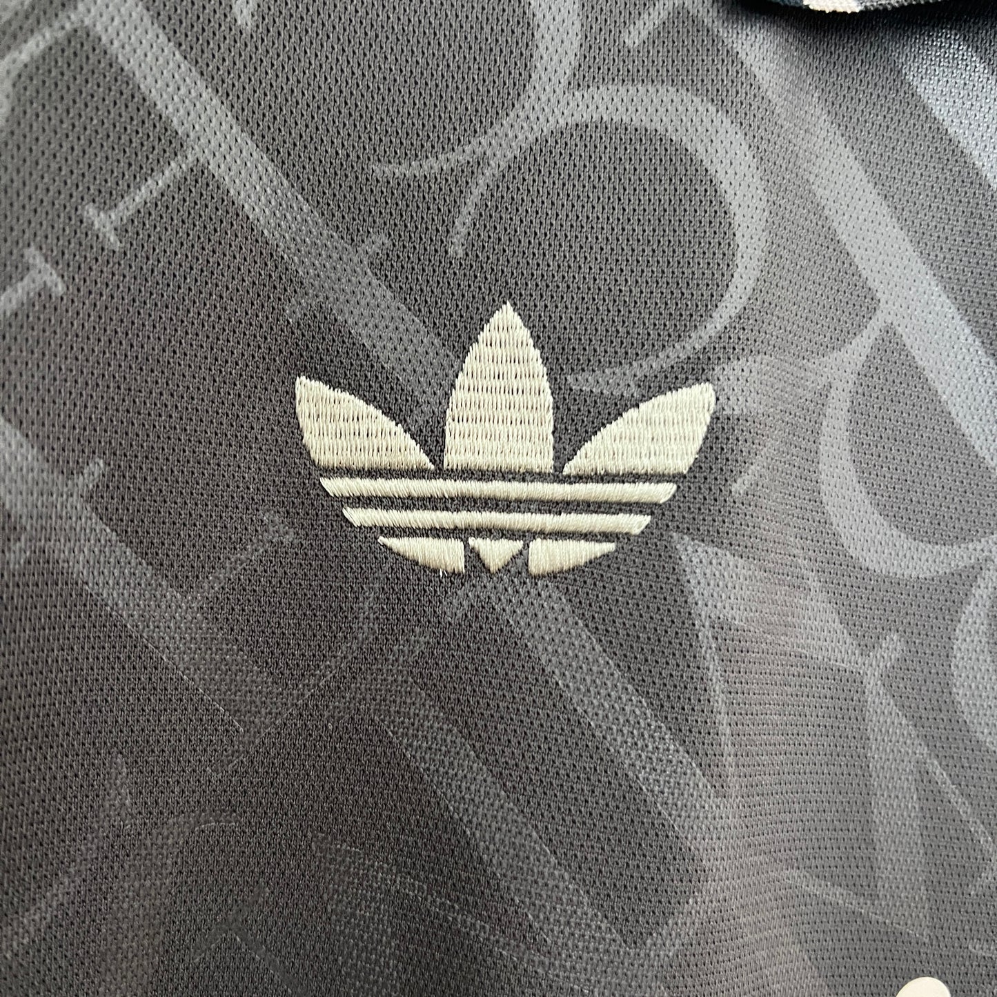 Camiseta Real Madrid Tercera 2024/25 Versión Fan