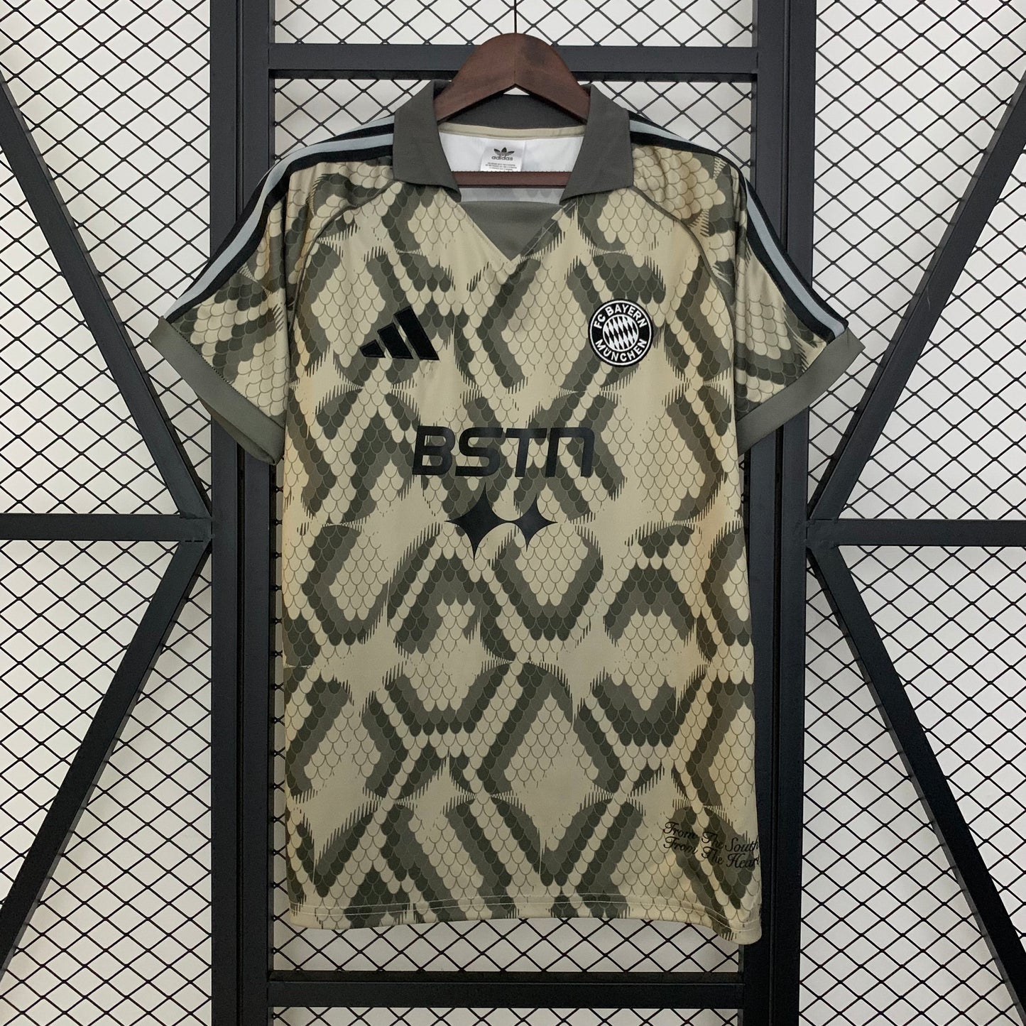 Camiseta Bayern Munich "Edición Especial Escamas" 2025/26 Versión Fan