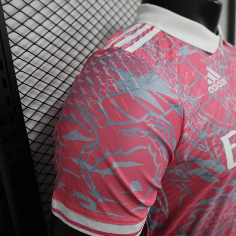 Camiseta Real Madrid 2024/25 Dragón Rosado Versión Jugador