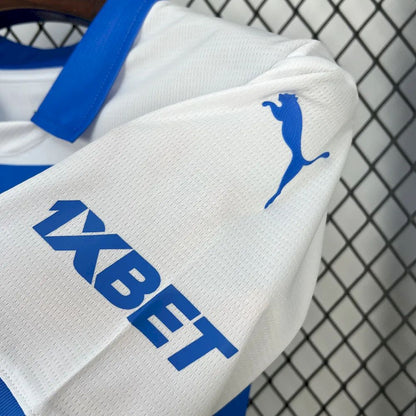 Camiseta Universidad Católica Local 2025 Versión Fan