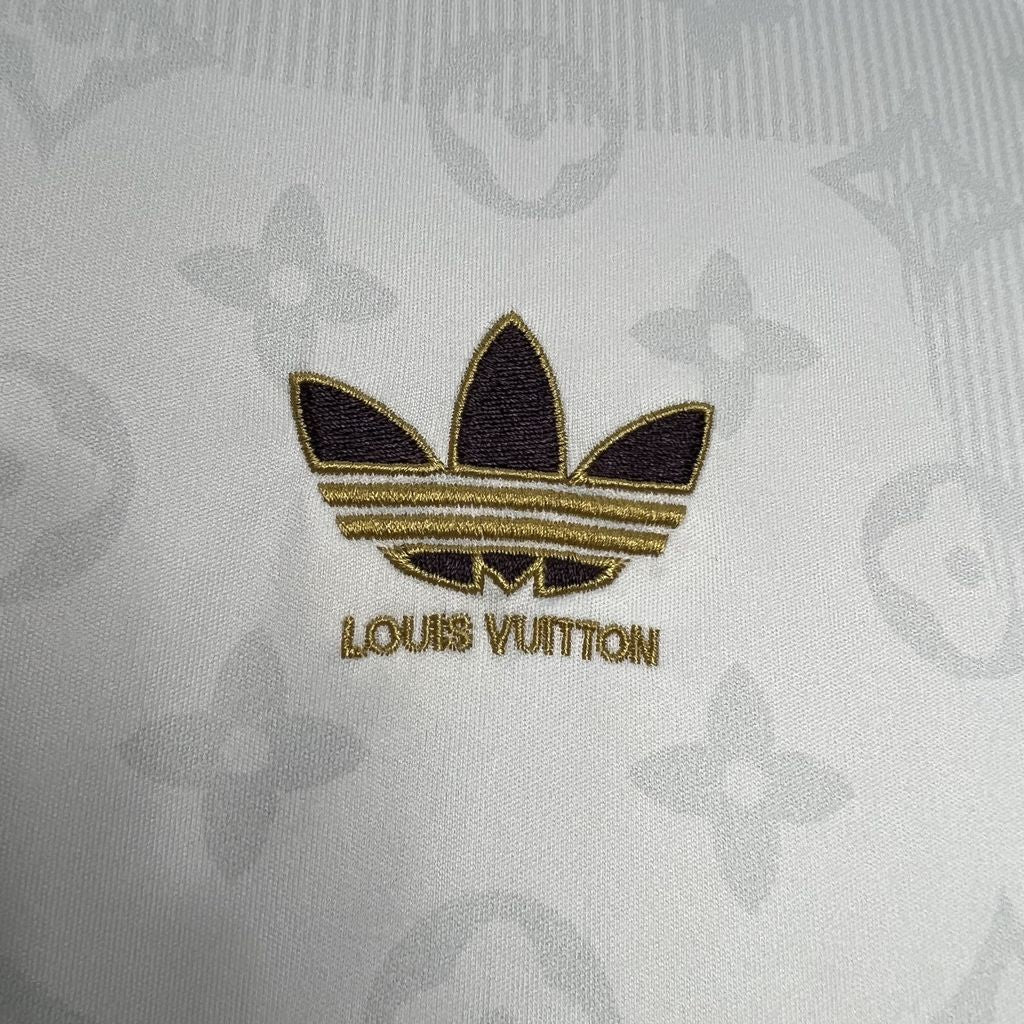 Real Madrid Edición Especial "LV" 2024/25 Versión Fan