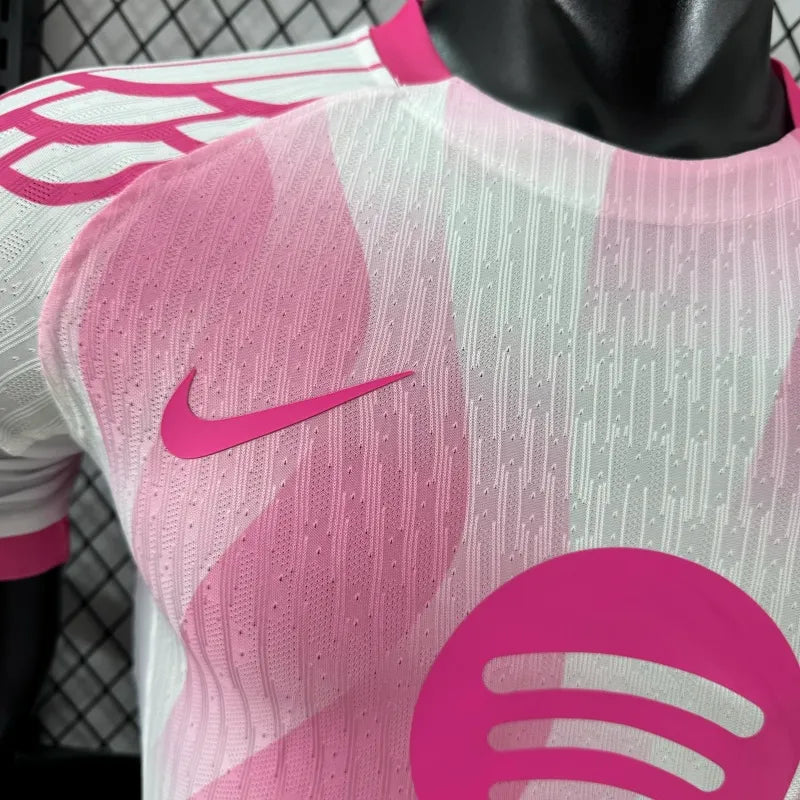 Camiseta FC Barcelona Edición Especial Blanca y Rosada 2025/26 Versión Jugador