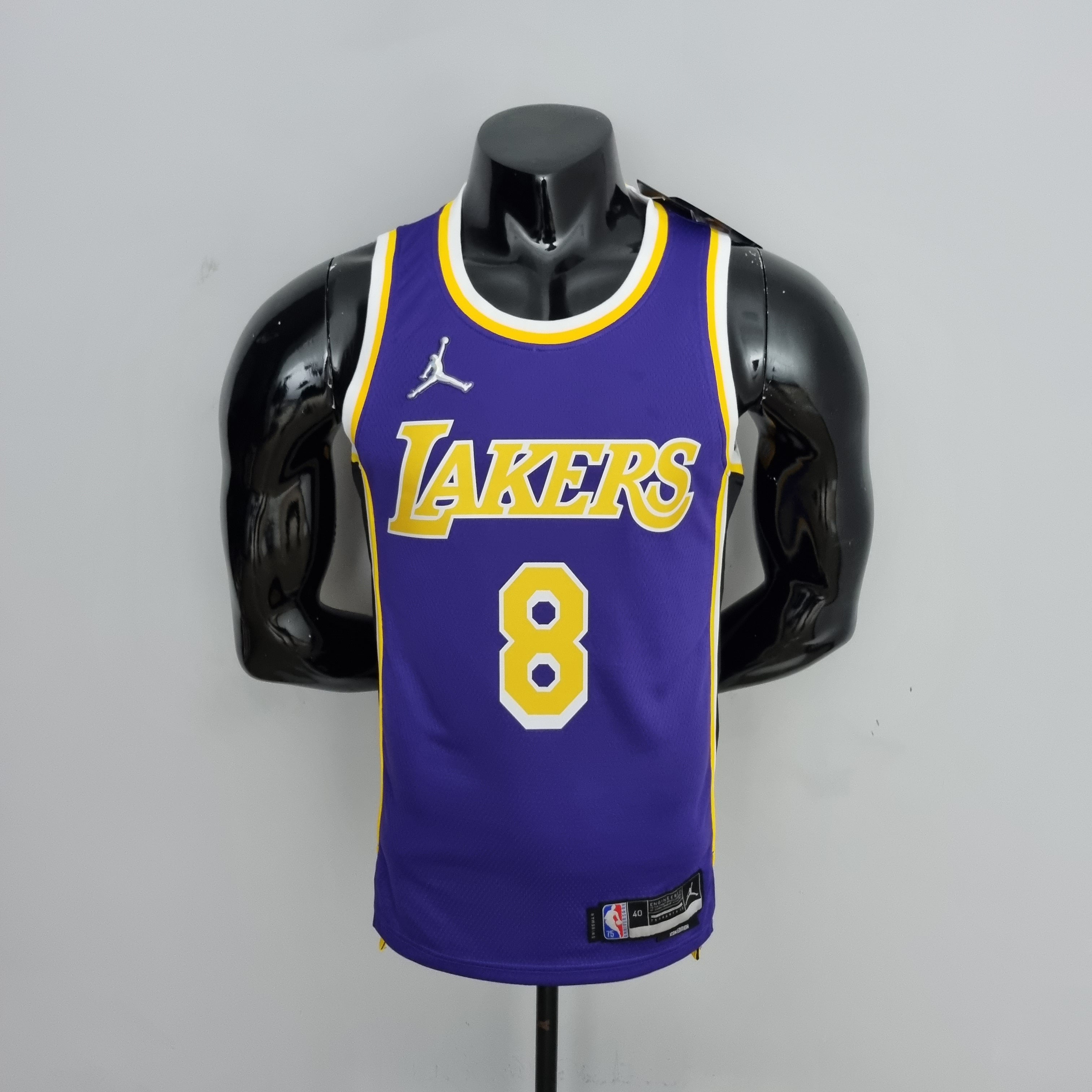 LA Lakers Clásica Morada Jordan 2022/23 Versión Fan