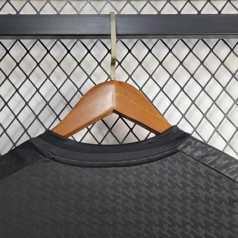 Camiseta Real Madrid "Especial Negra" 2024/25 Versión Fan