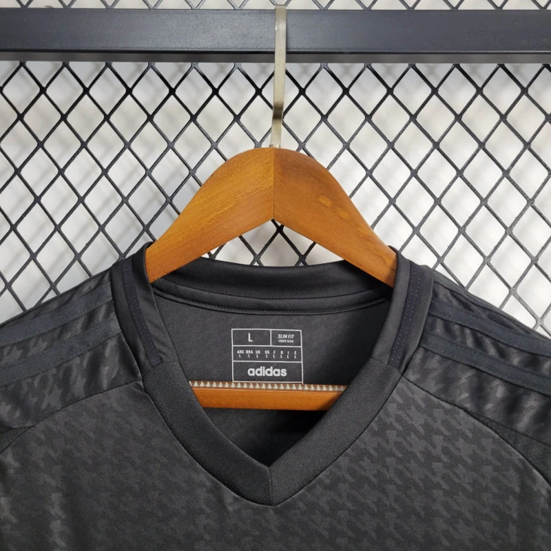 Camiseta Real Madrid "Especial Negra" 2024/25 Versión Fan