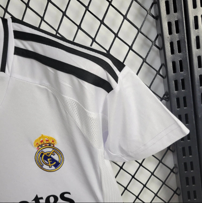 Real Madrid Local 2024/25 Kit Niños