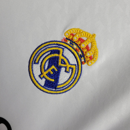 Real Madrid Local 2024/25 Kit Niños