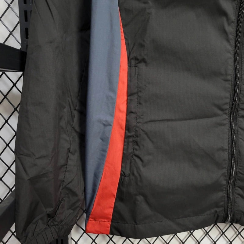 Cortavientos Manchester United Negro/Rojo 2023/24