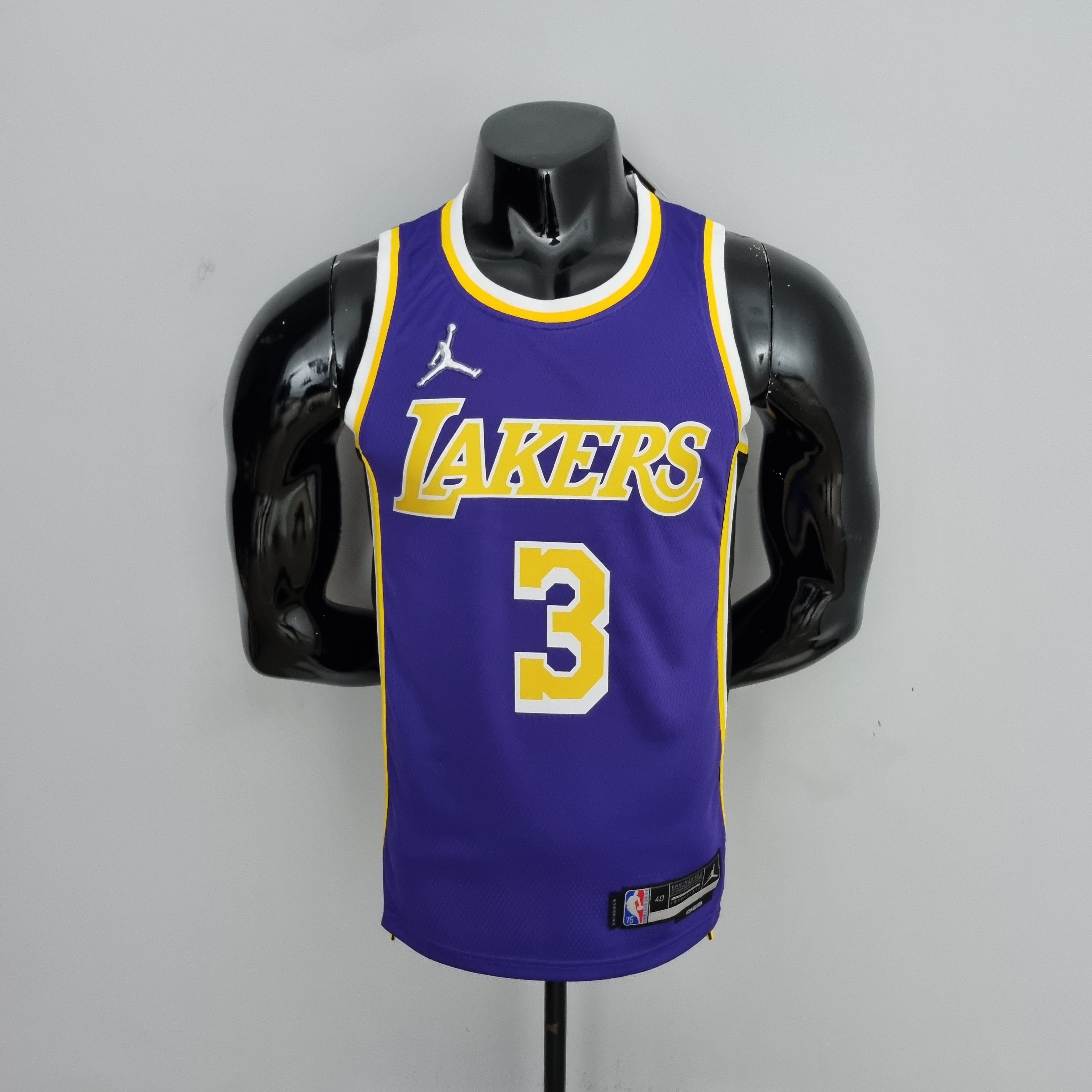 LA Lakers Clásica Morada Jordan 2022/23 Versión Fan