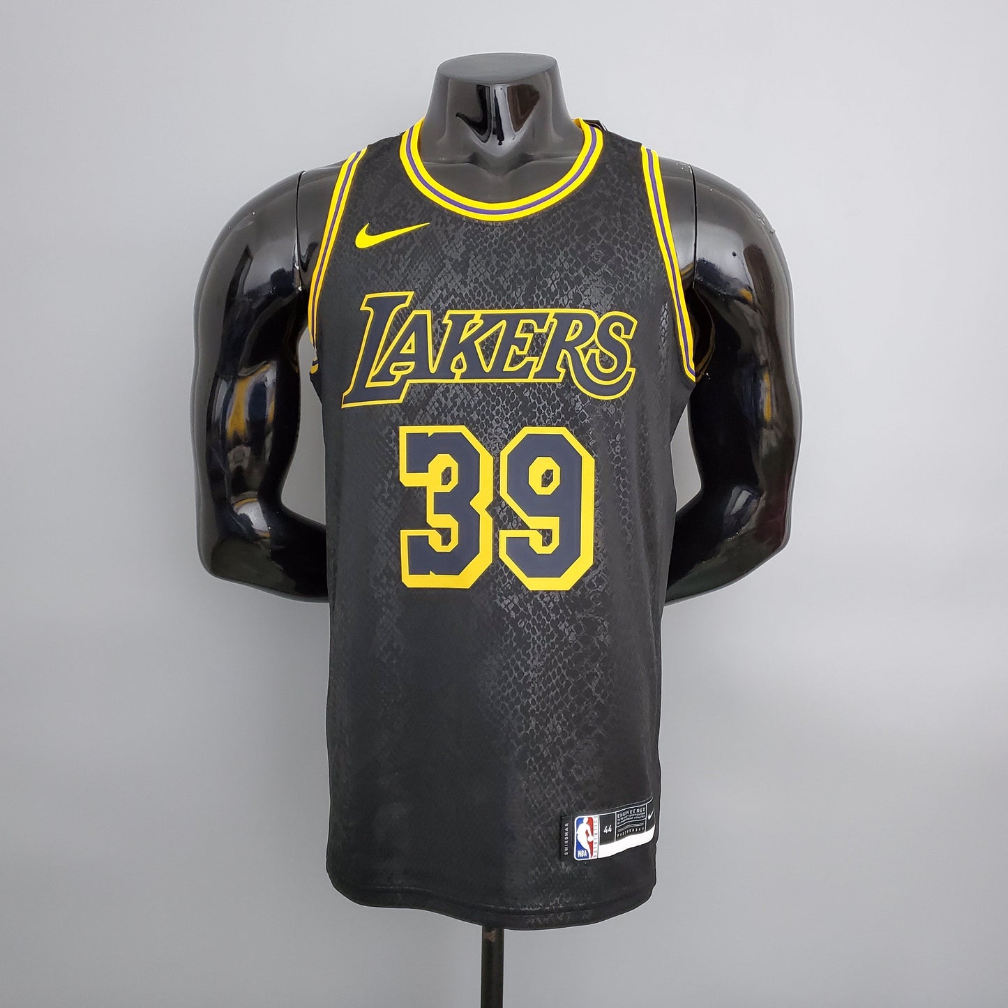 Camiseta LA Lakers Negra Edición Black Mamba Versión Fan