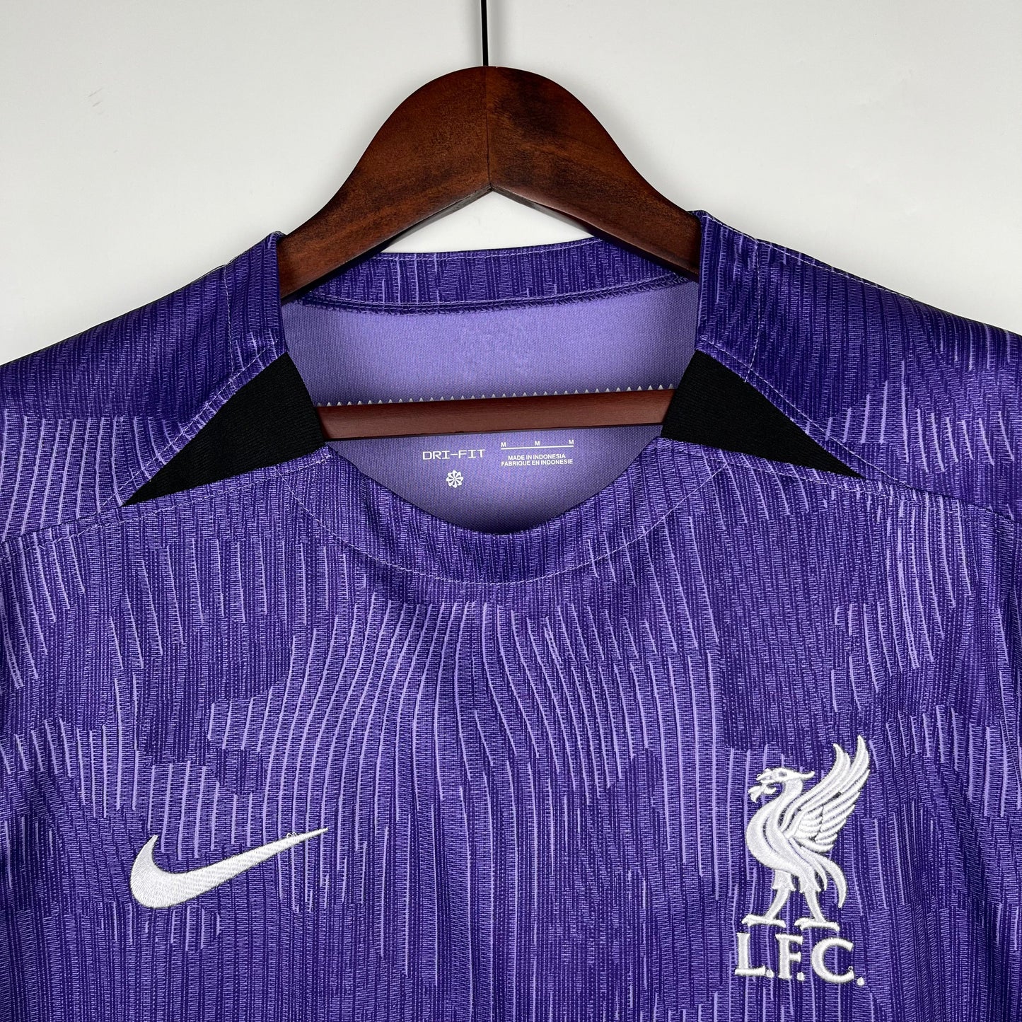 Camiseta Liverpool Tercera 2023/24 Versión Fan