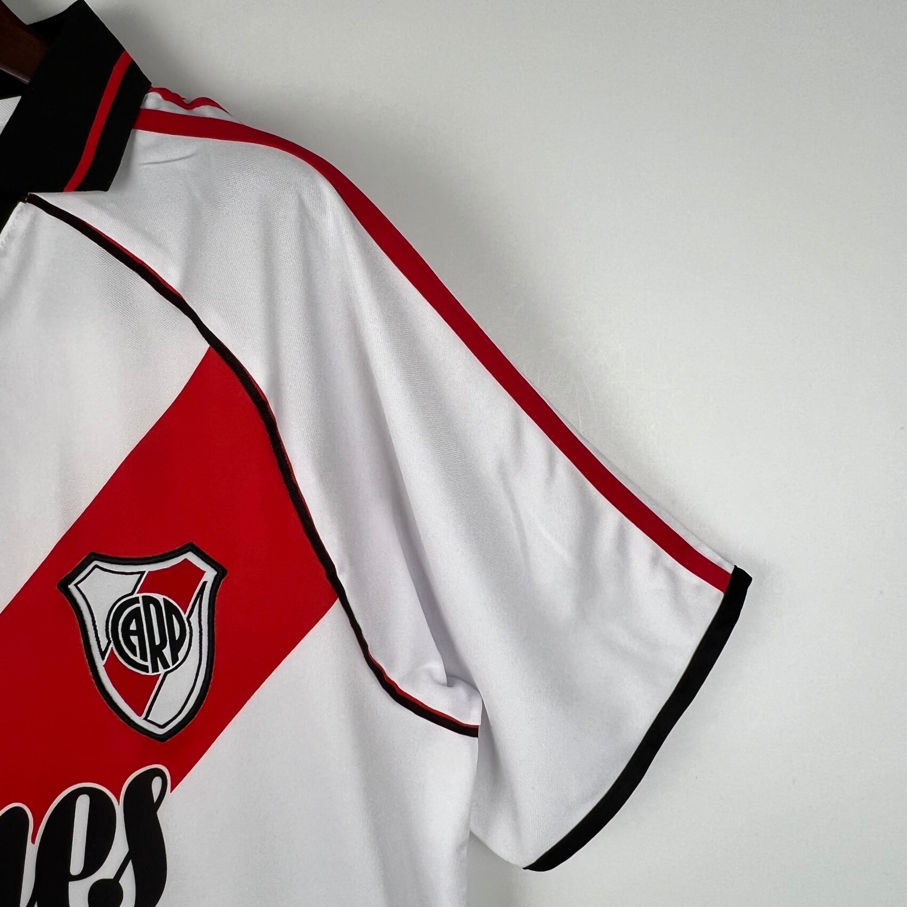 River Plate Local Retro 2000