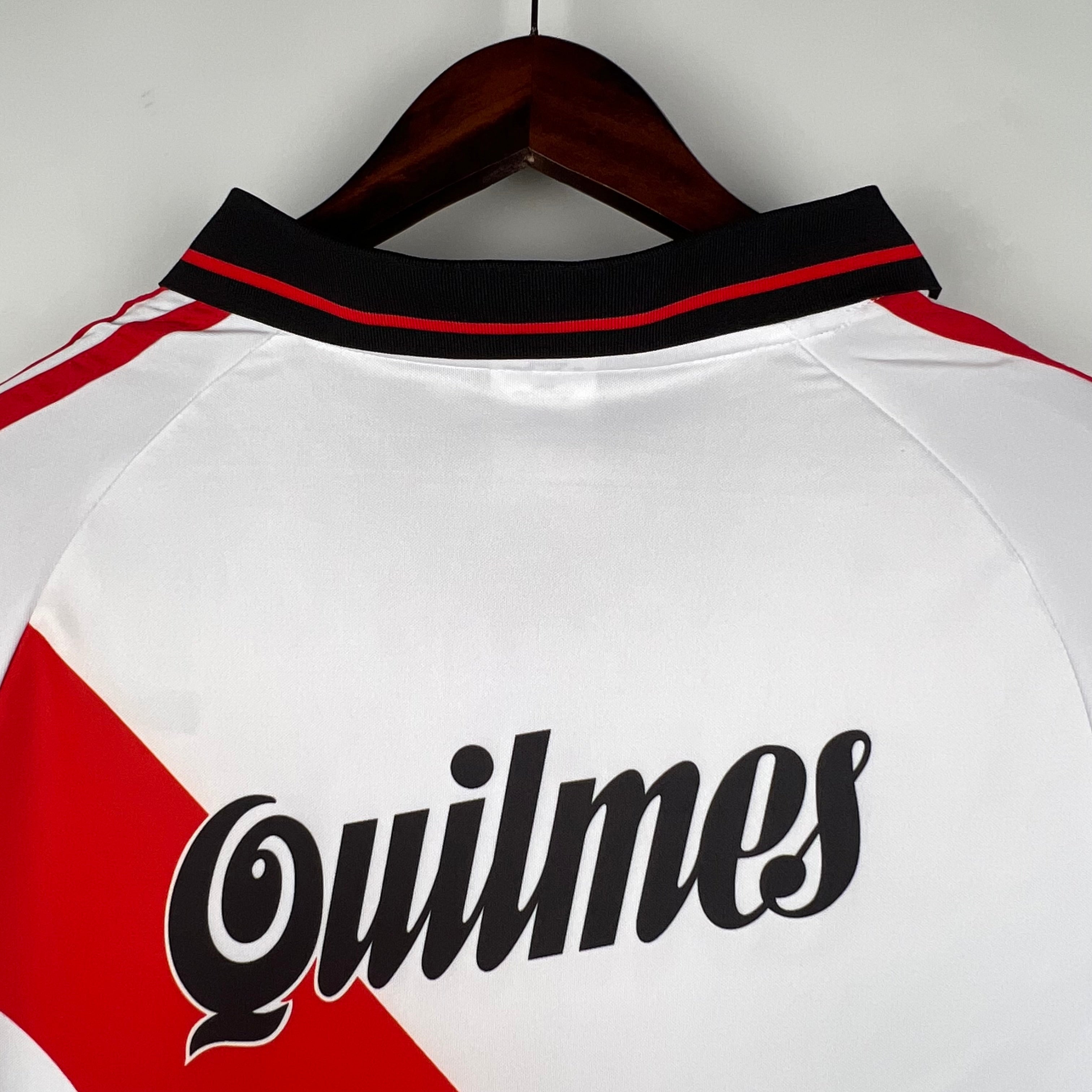 River Plate Local Retro 2000