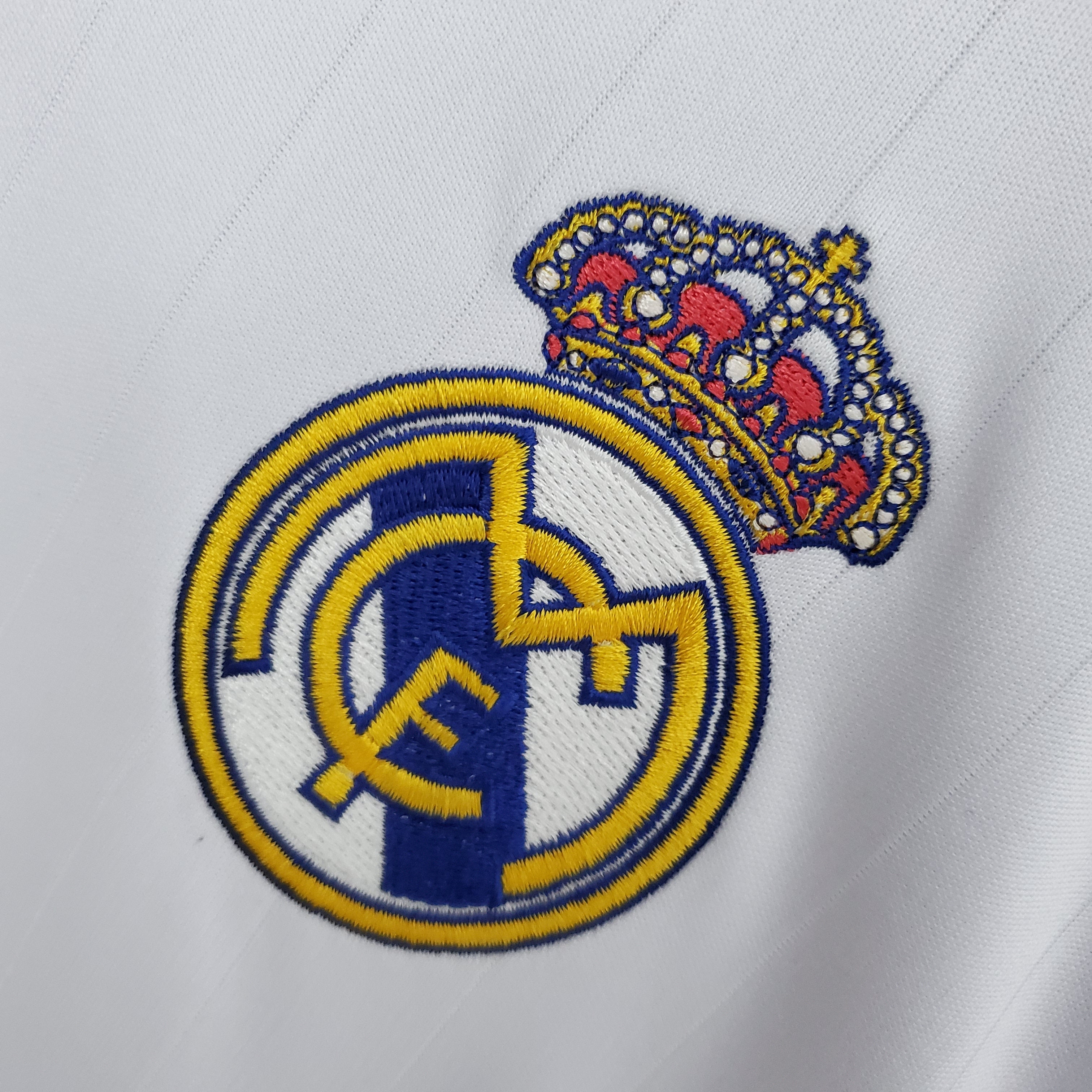 Real Madrid Local "Teamgeist" Series Retro 2006/07