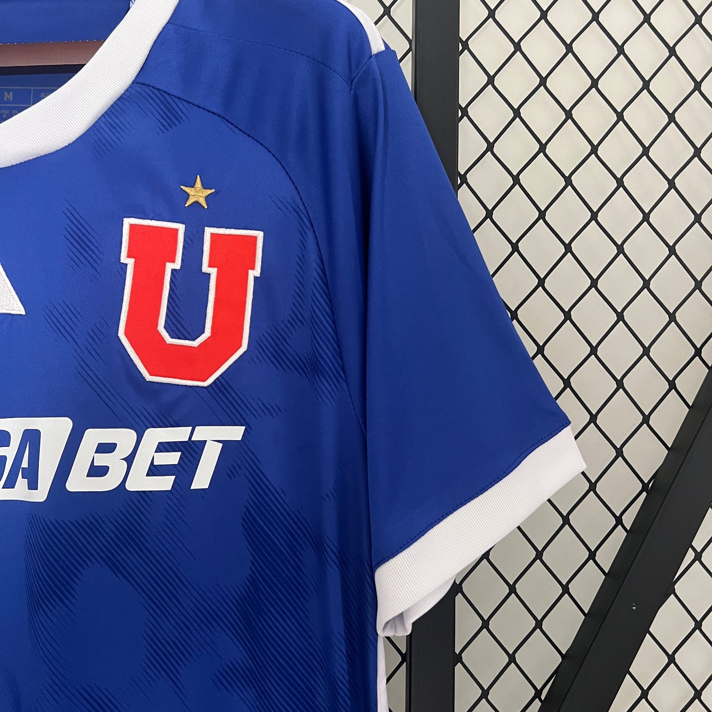 Camiseta Universidad de Chile Local 2024 Versión Fan