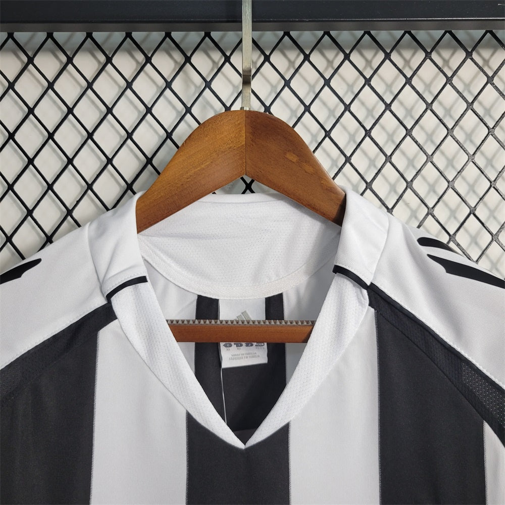 Camiseta Newcastle Local Retro 2005/06