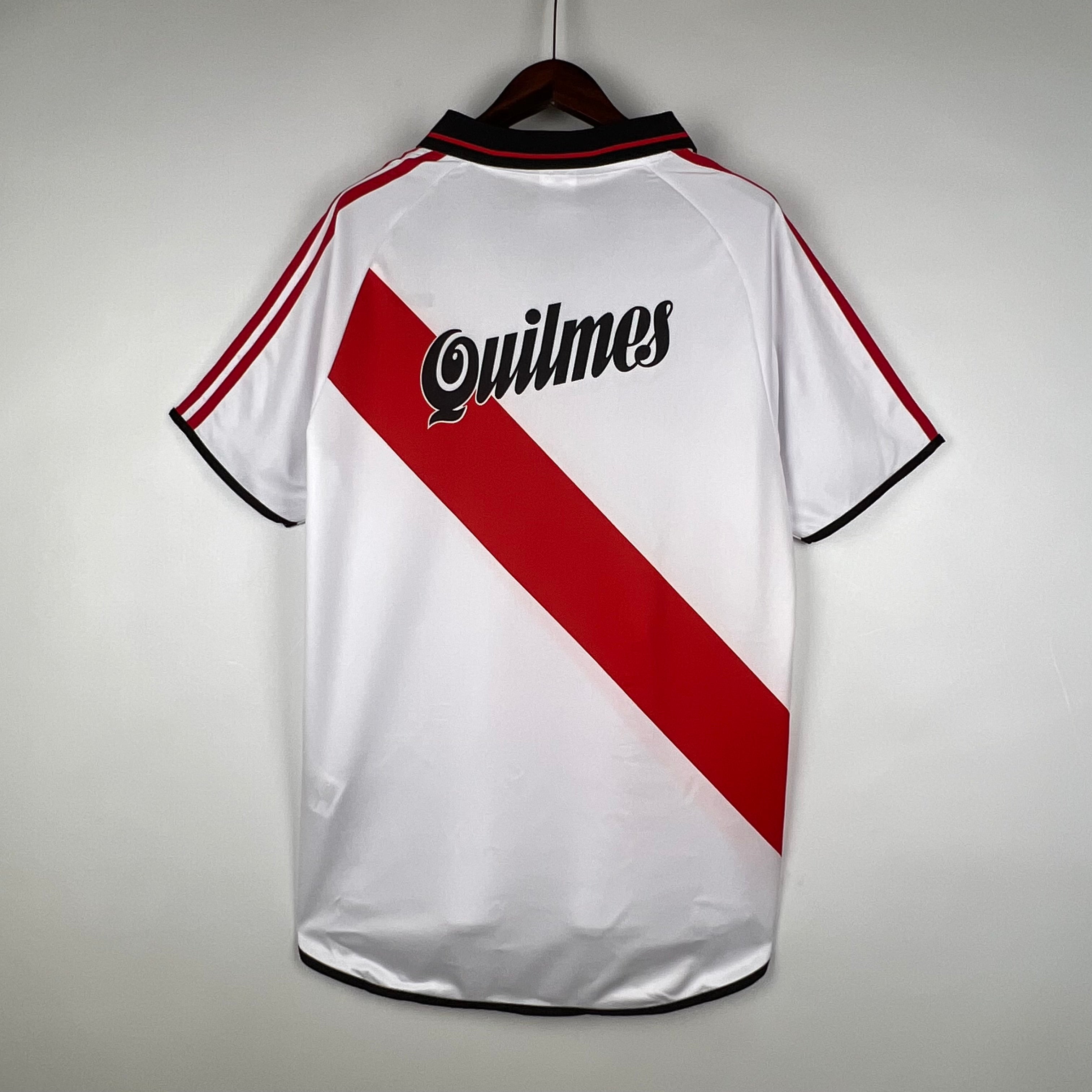 River Plate Local Retro 2000