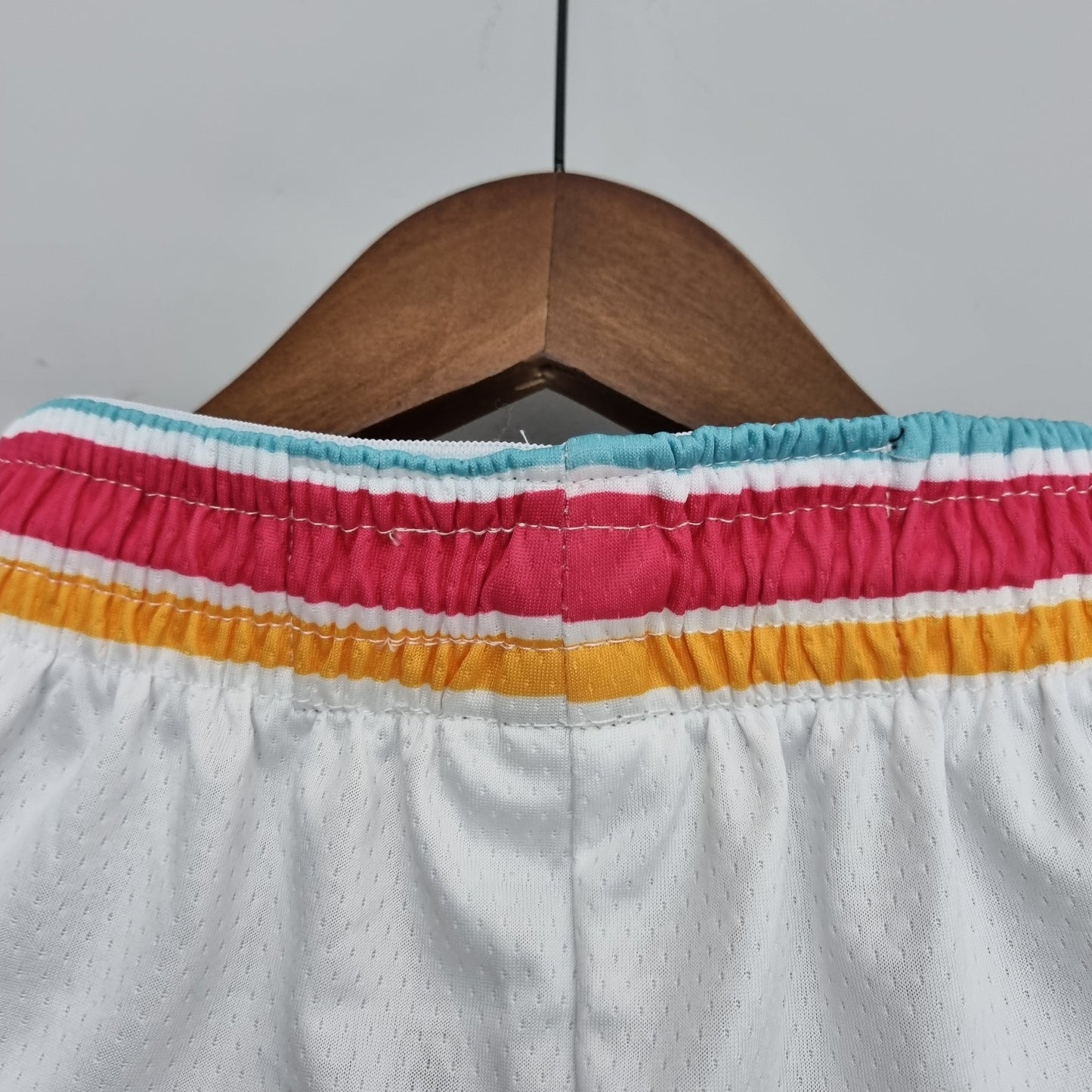 Camiseta San Antonio Spurs "Urban Edition" Shorts Blancos