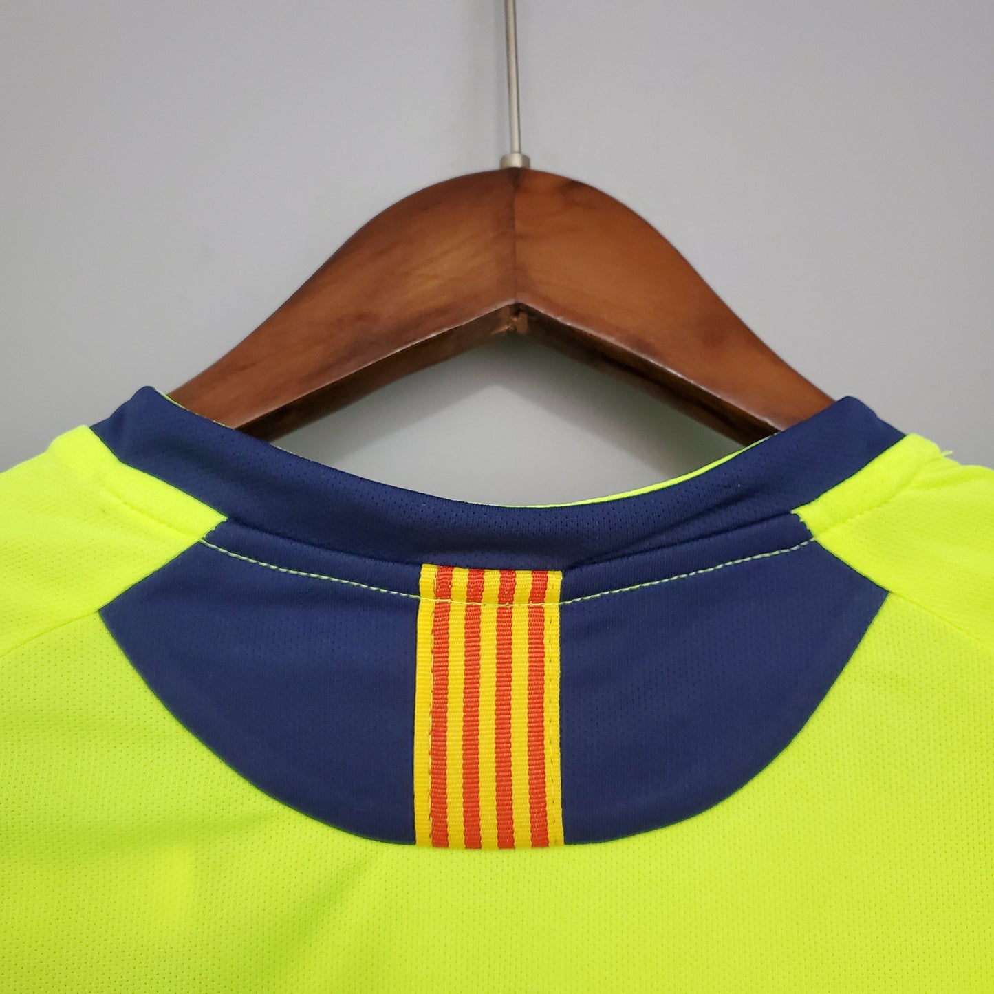 Camiseta FC Barcelona Visita Retro 2005/06