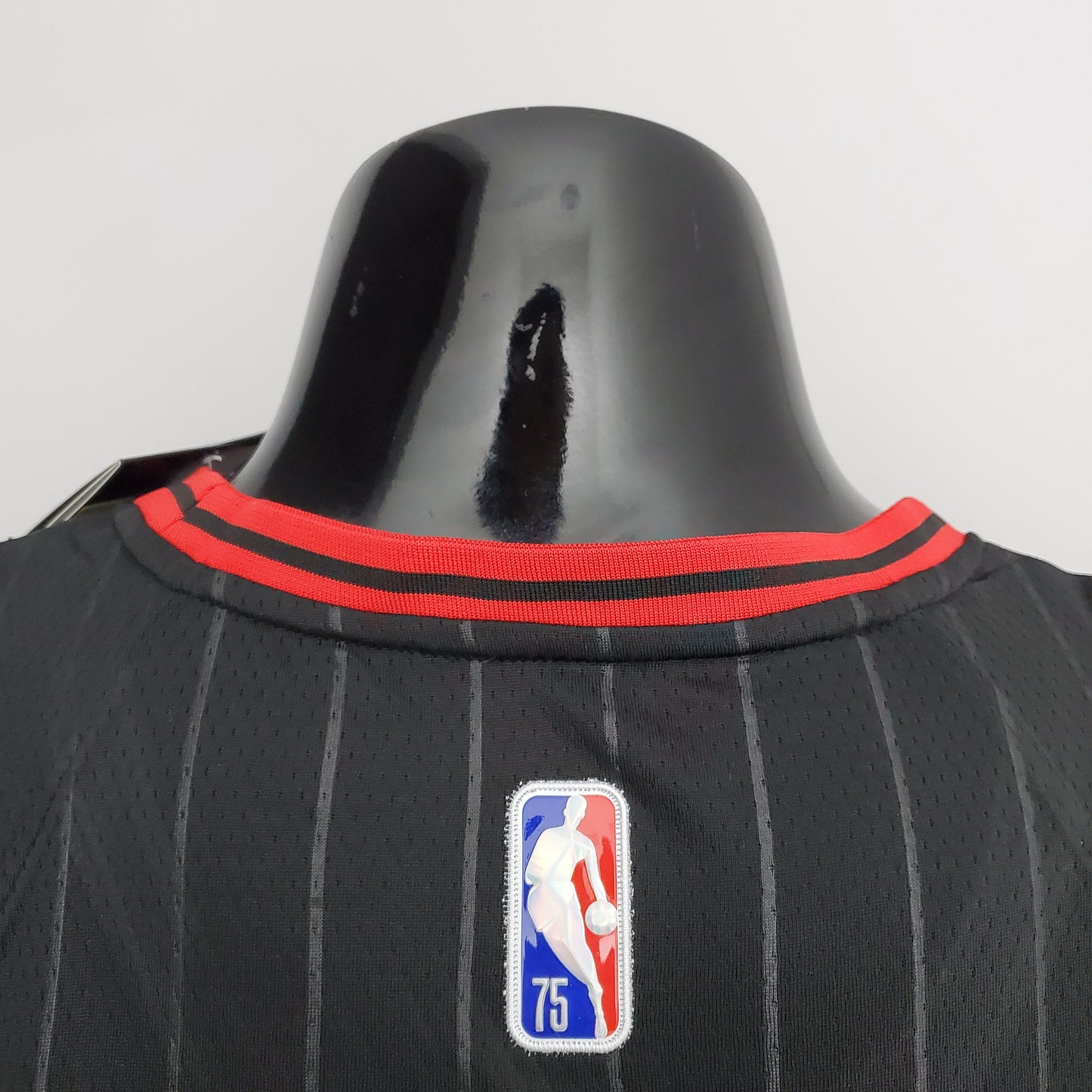 Camiseta Chicago Bulls Jordan Negra NBA 75 Aniversario