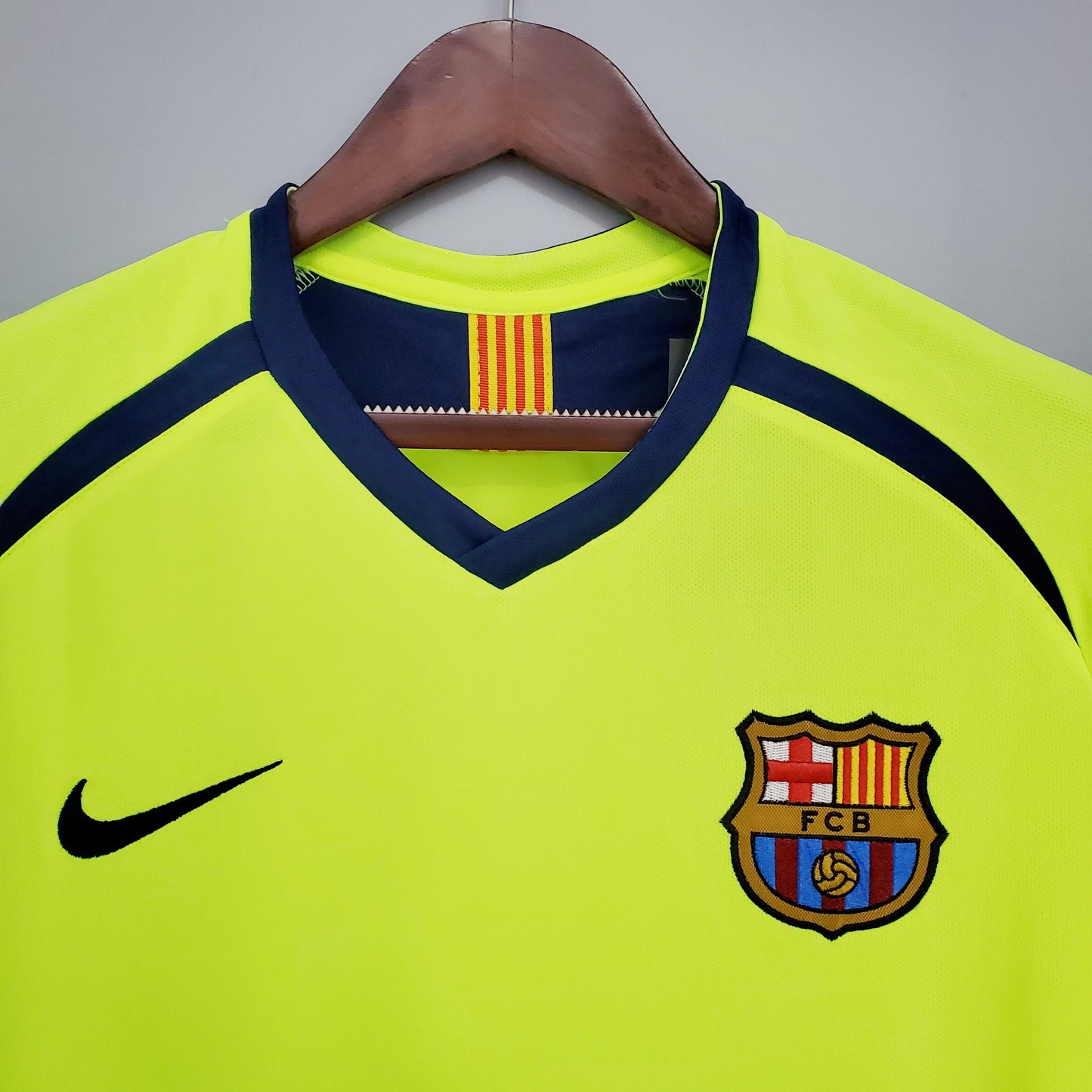Camiseta FC Barcelona Visita Retro 2005/06