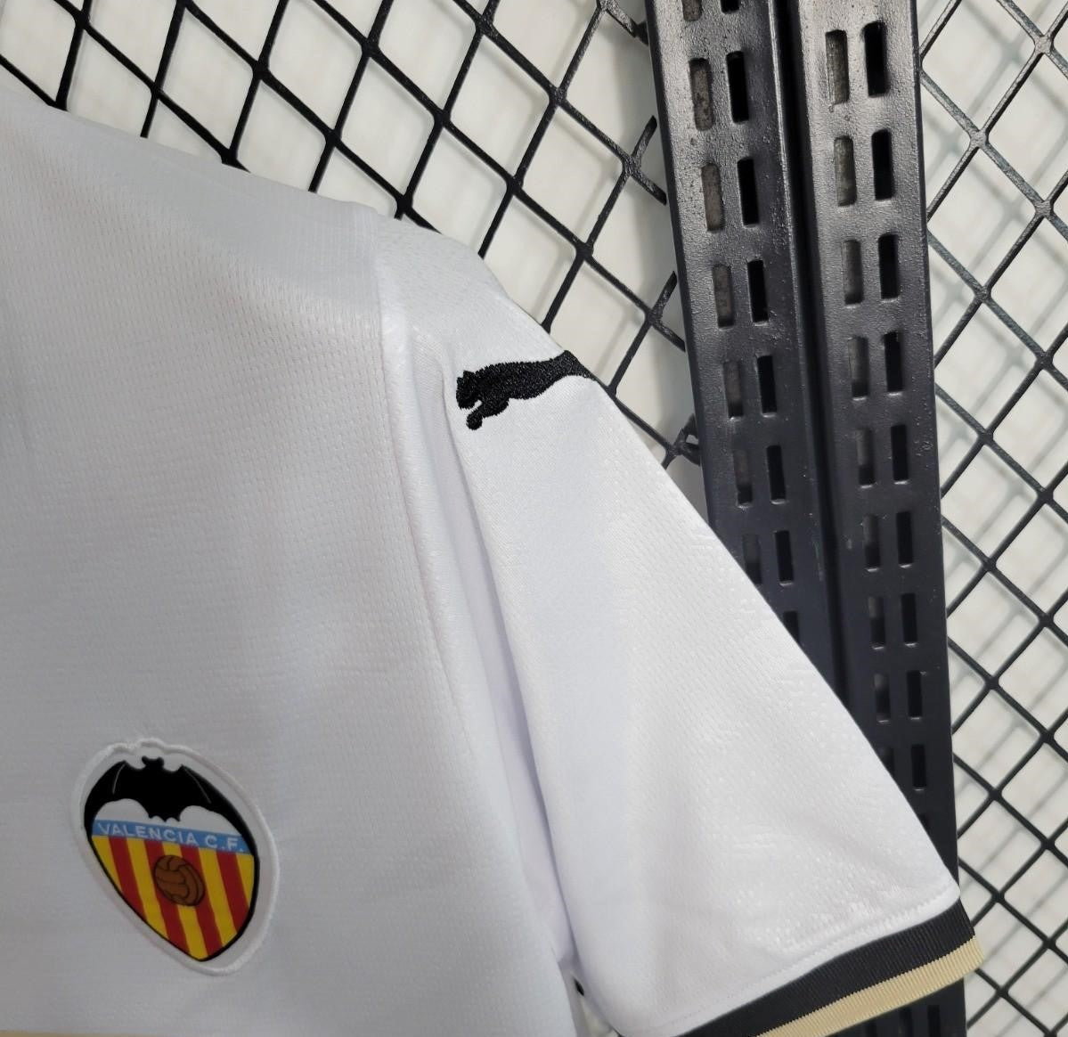 Camiseta Valencia Local 2023/24 Versión Fan