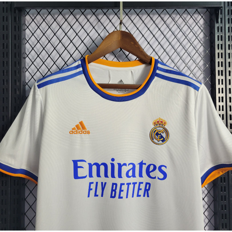 Real Madrid Local Retro 2021/22 Versión Fan