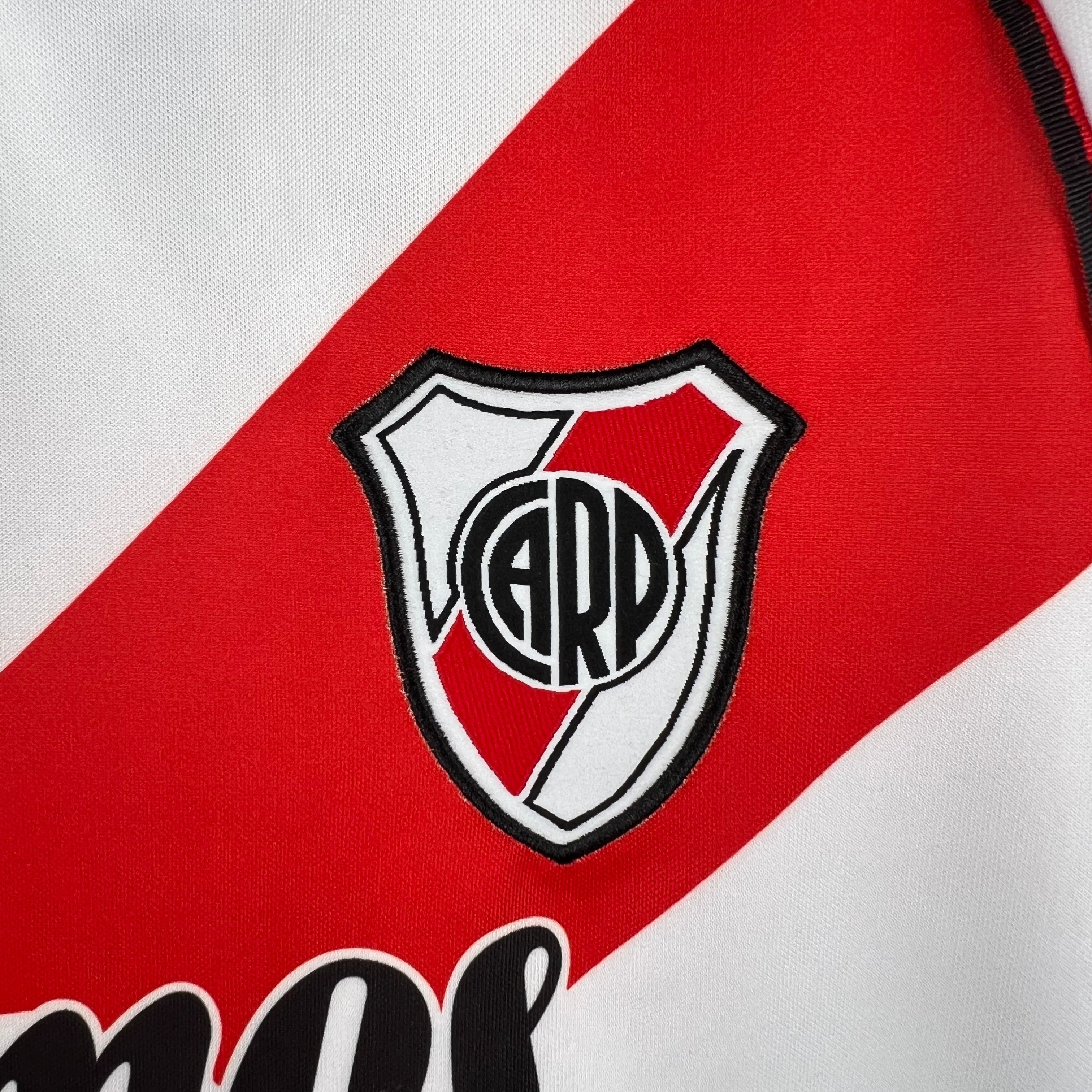 River Plate Local Retro 2000